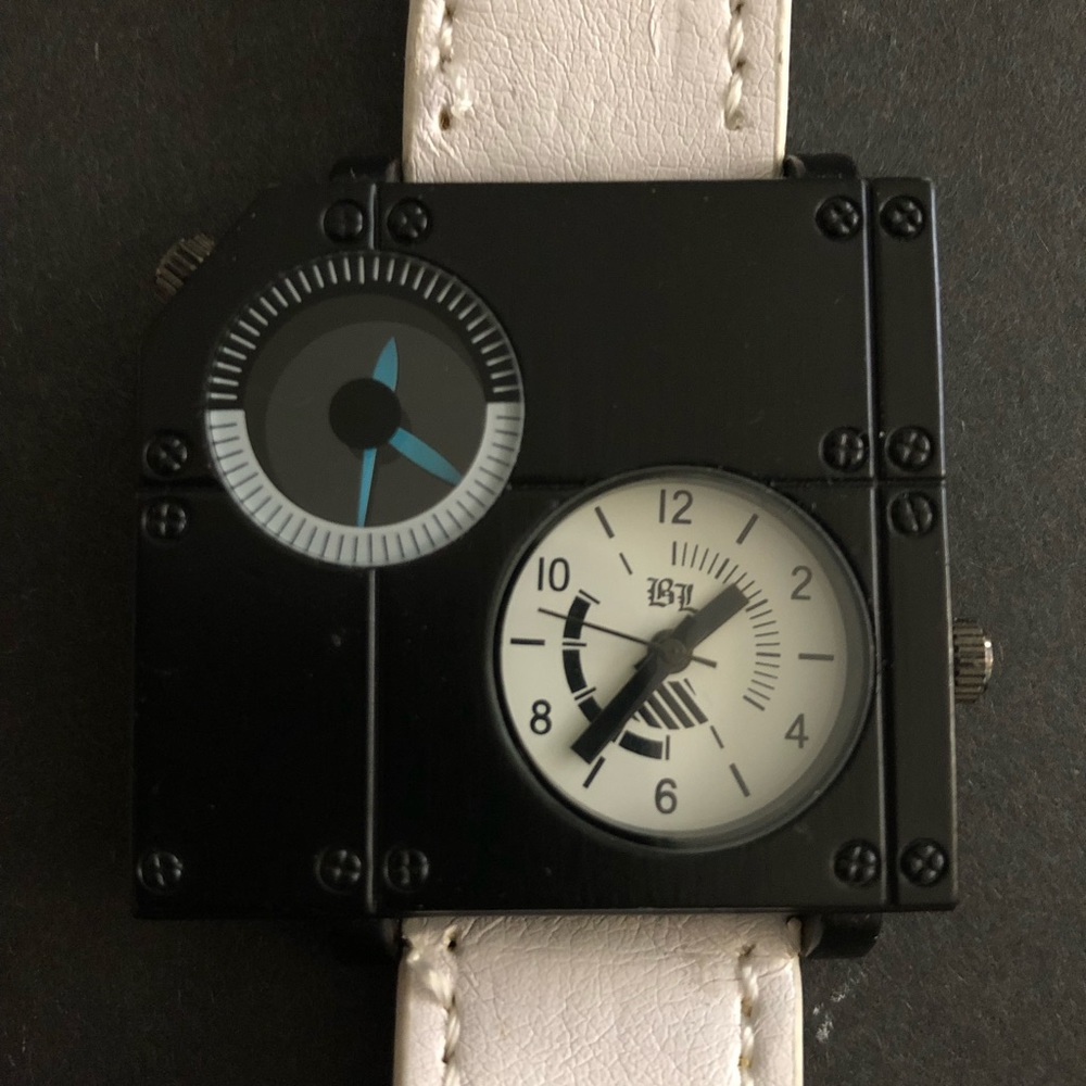 Men’s square watch